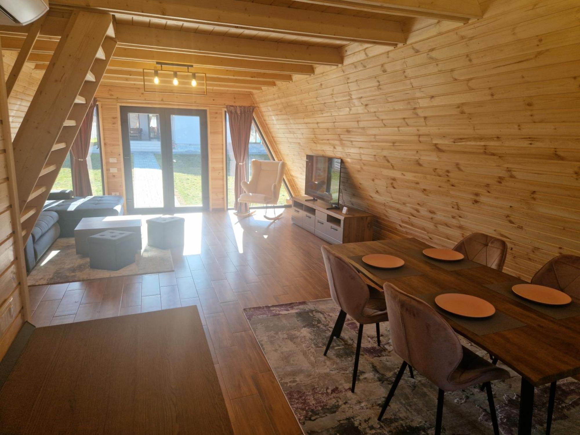 Gold A-frame Pestera Ursilor Holiday home Chiscau