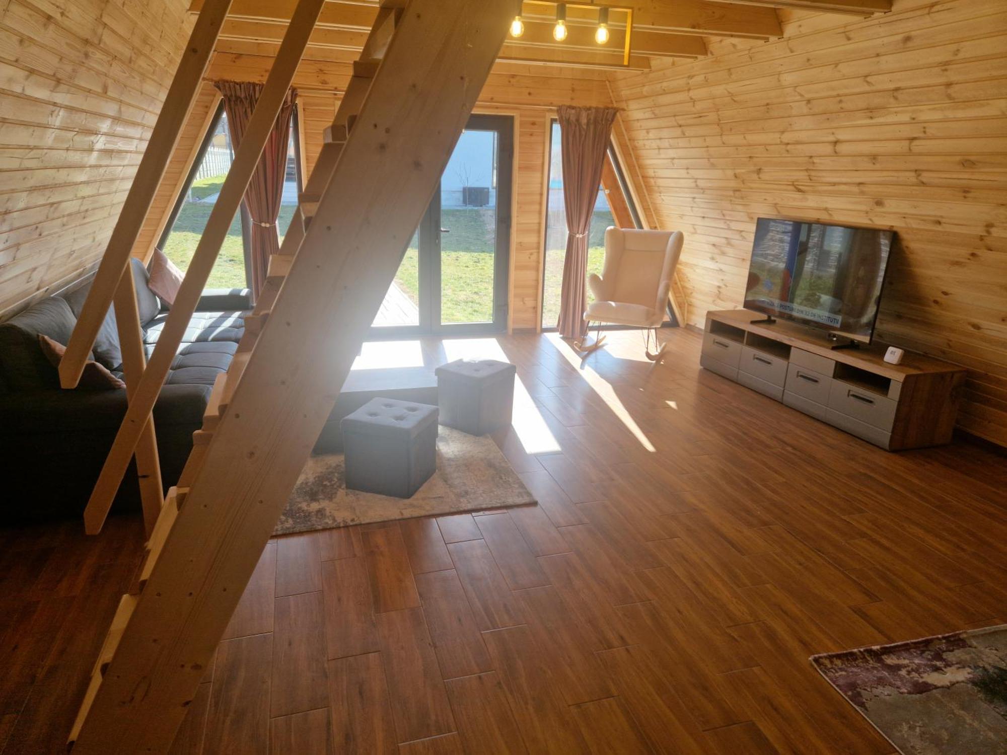 Gold A-frame Pestera Ursilor *
