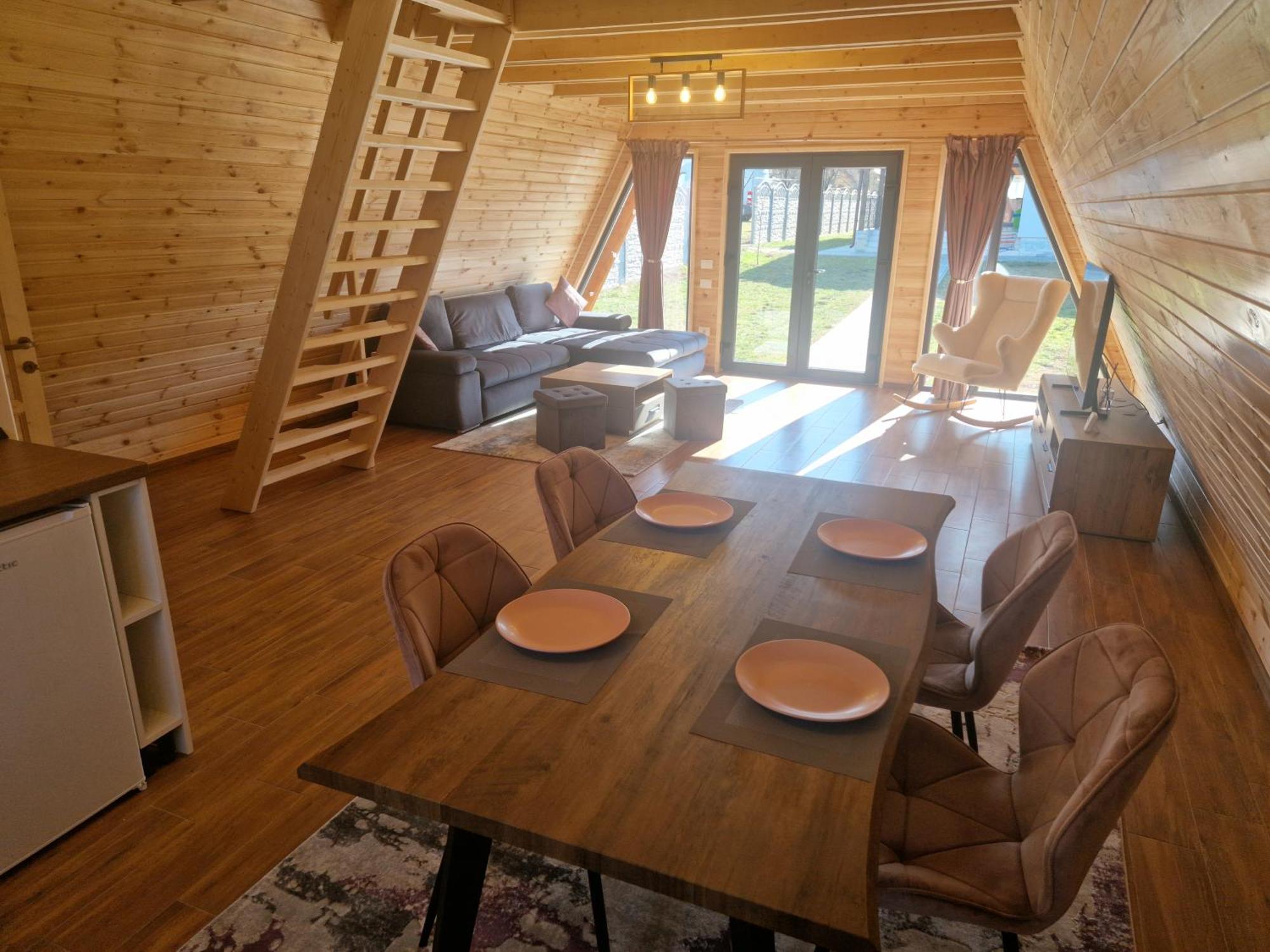 Gold A-frame Pestera Ursilor